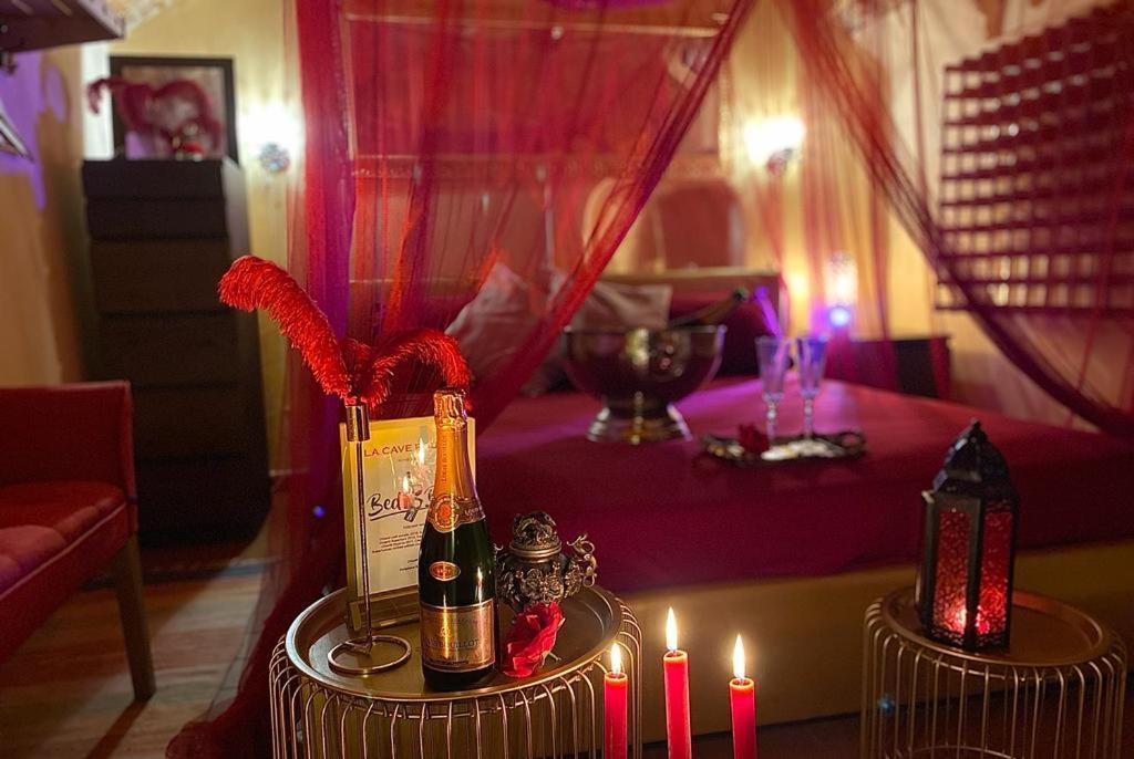 Red Impression - In The Center Apartamento